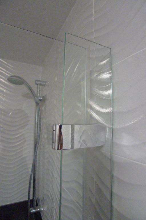 Gibsons Builders Level Access Showers & Wetrooms with Screens